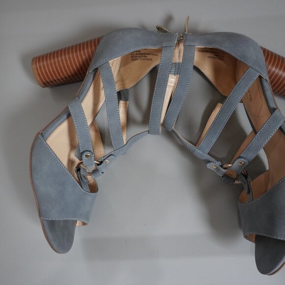 Liz Clairborne Refined Comfort gray blue strappy sandal chunky heel Size… - Picture 5 of 13